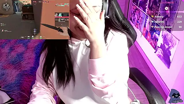 Snapshot of Emmachan19 chatting on 17, 1, 2025 Emmachan19 online show from 17, 1, 2025