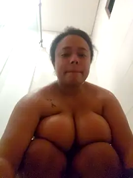 Snapshot of Emmachan19 chatting on 16, 9, 2025 Emmachan19 online show from 16, 9, 2025