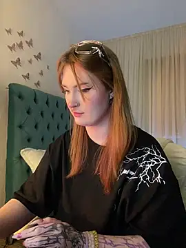 Snapshot of _Chlo__e chatting on 15, 2, 2025 Chlo e online show from 15, 2, 2025