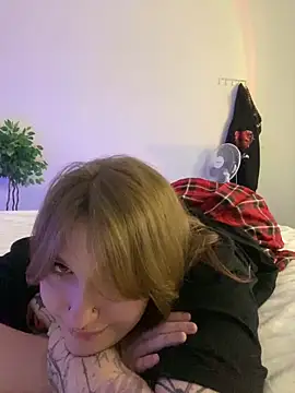 Snapshot of _Chlo__e chatting on 8, 3, 2025 Chlo e online show from 8, 3, 2025