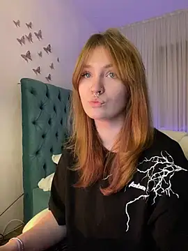 Snapshot of _Chlo__e chatting on 9, 3, 2025 Chlo e online show from 9, 3, 2025