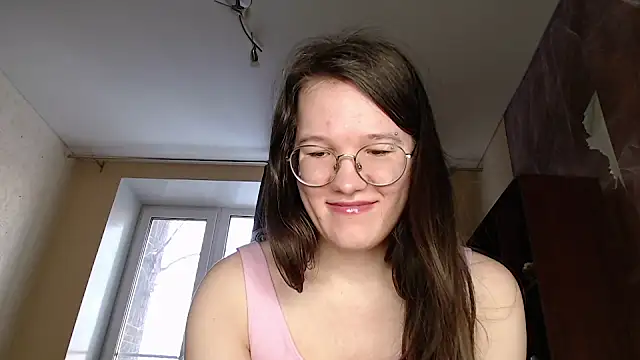 Snapshot of MiriamOr chatting on 9, 2, 2025 MiriamOr online show from 9, 2, 2025