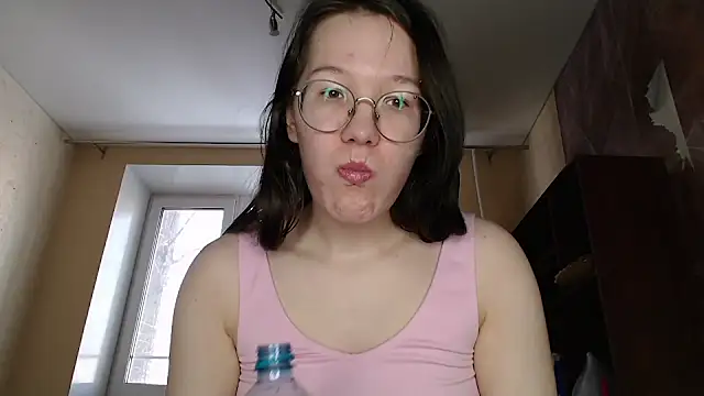 Snapshot of MiriamOr chatting on 10, 2, 2025 MiriamOr online show from 10, 2, 2025