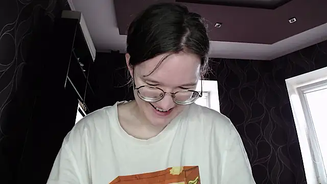 Snapshot of MiriamOr chatting on 16, 3, 2025 MiriamOr online show from 16, 3, 2025