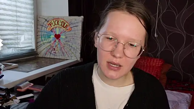 Snapshot of MiriamOr chatting on 12, 10, 2025 MiriamOr online show from 12, 10, 2025