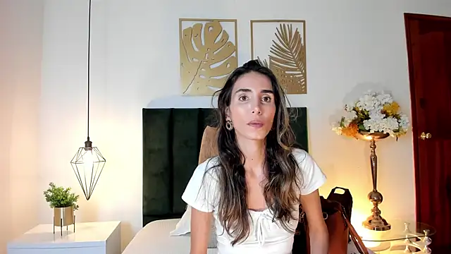 Snapshot of Nina_Cavaali chatting on 10, 12, 2024 Nina Cavaali online show from 10, 12, 2024