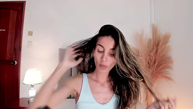 Snapshot of Nina_Cavaali chatting on 12, 12, 2024 Nina Cavaali online show from 12, 12, 2024