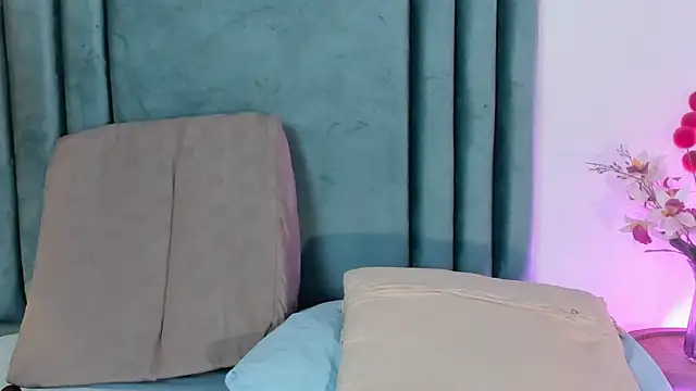 Snapshot of Nina_Cavaali chatting on 13, 1, 2025 Nina Cavaali online show from 13, 1, 2025