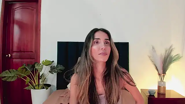 Snapshot of Nina_Cavaali chatting on 28, 1, 2025 Nina Cavaali online show from 28, 1, 2025