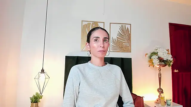 Snapshot of Nina_Cavaali chatting on 3, 3, 2025 Nina Cavaali online show from 3, 3, 2025