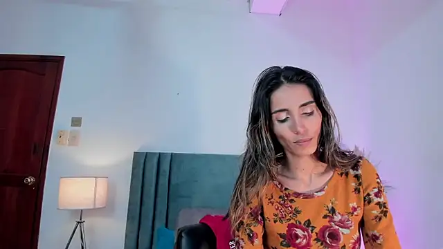 Snapshot of Nina_Cavaali chatting on 17, 3, 2025 Nina Cavaali online show from 17, 3, 2025