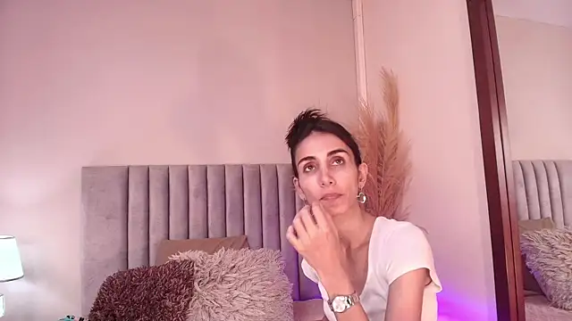 Snapshot of Nina_Cavaali chatting on 25, 9, 2025 Nina Cavaali online show from 25, 9, 2025