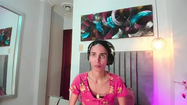 Snapshot of Nina_Cavaali chatting on 5, 10, 2025 Nina Cavaali online show from 5, 10, 2025