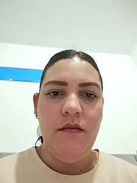 Mia Hampton online show from 27, 6, 2026
