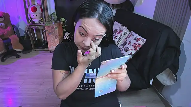 Cuttiealice online show from 2, 2, 2025