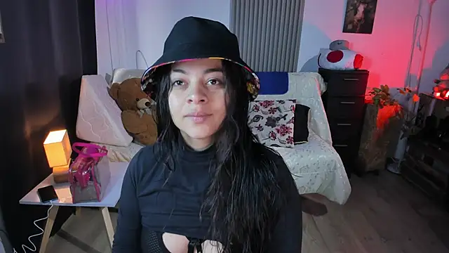 Cuttiealice online show from 24, 2, 2025