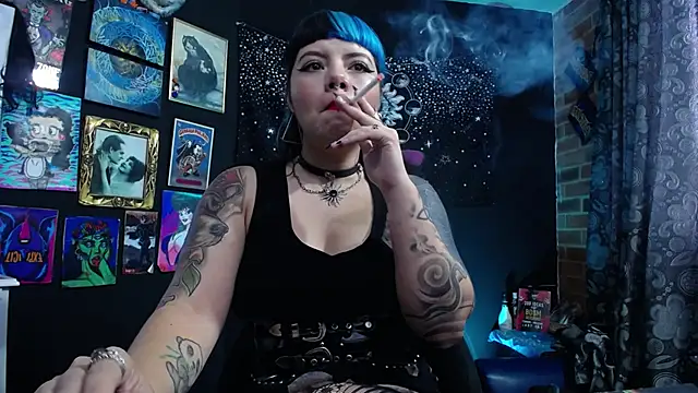 Yourmadame P online show from 7, 2, 2025