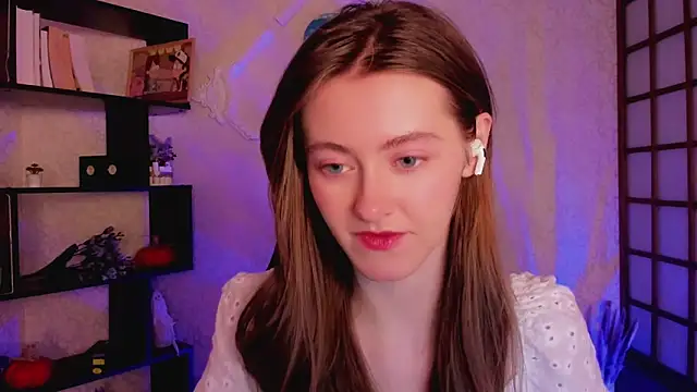 Snapshot of KateCuddle chatting on 10, 12, 2024 KateCuddle online show from 10, 12, 2024