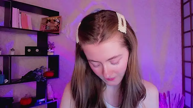 Snapshot of KateCuddle chatting on 17, 12, 2024 KateCuddle online show from 17, 12, 2024