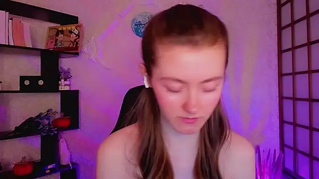 Snapshot of KateCuddle chatting on 18, 12, 2024 KateCuddle online show from 18, 12, 2024