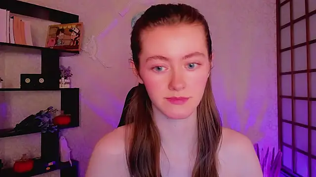 Snapshot of KateCuddle chatting on 18, 12, 2024 KateCuddle online show from 18, 12, 2024