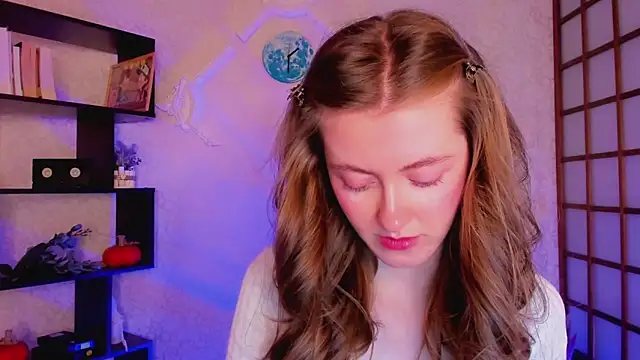 Snapshot of KateCuddle chatting on 25, 12, 2024 KateCuddle online show from 25, 12, 2024