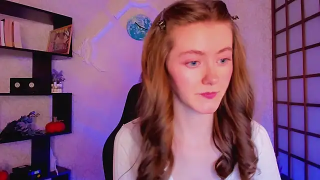 Snapshot of KateCuddle chatting on 25, 12, 2024 KateCuddle online show from 25, 12, 2024