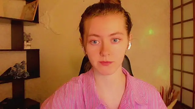 Snapshot of KateCuddle chatting on 11, 3, 2025 KateCuddle online show from 11, 3, 2025