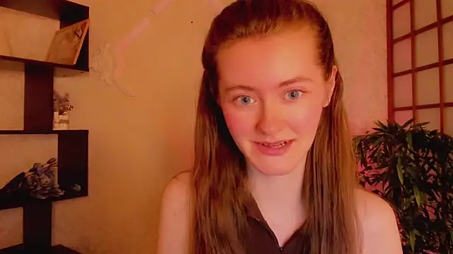 Snapshot of KateCuddle chatting on 13, 3, 2025 KateCuddle online show from 13, 3, 2025
