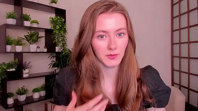 Snapshot of KateCuddle chatting on 9, 9, 2025 KateCuddle online show from 9, 9, 2025