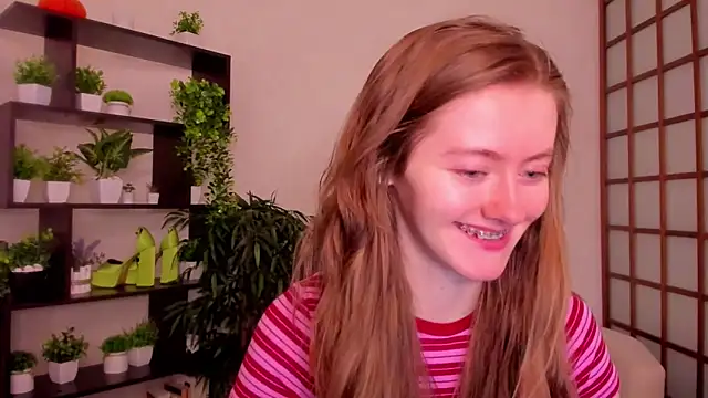 Snapshot of KateCuddle chatting on 11, 9, 2025 KateCuddle online show from 11, 9, 2025