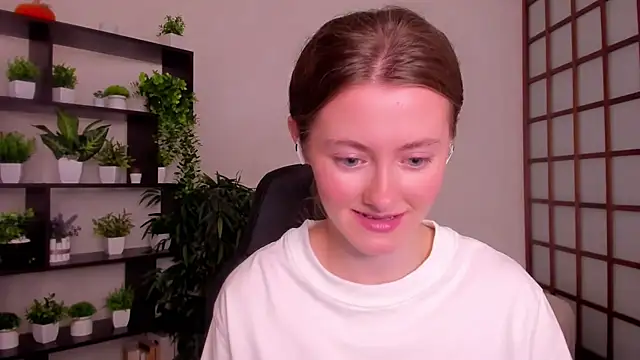 Snapshot of KateCuddle chatting on 26, 9, 2025 KateCuddle online show from 26, 9, 2025