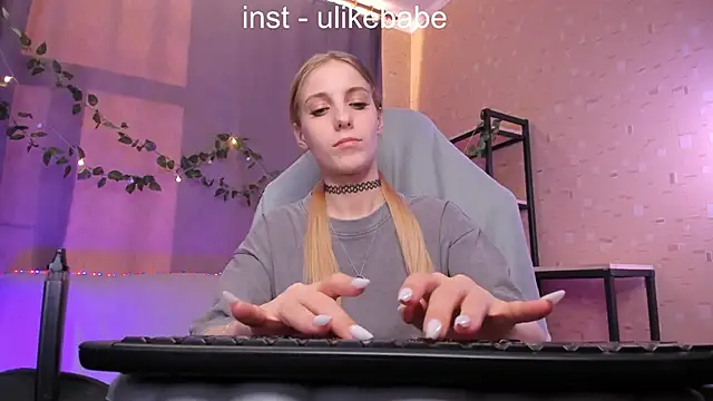 Snapshot of Anna_Fink chatting on 18, 2, 2025 Anna Fink online show from 18, 2, 2025