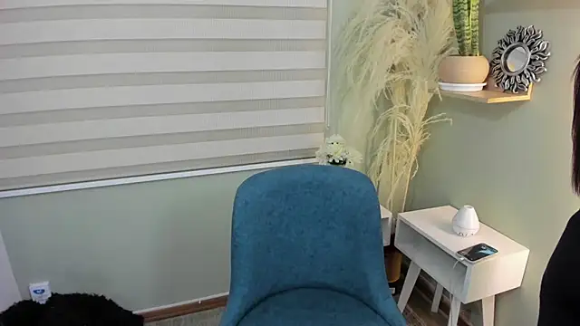 julieta evans  online show from 7, 11, 2025