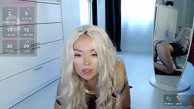 WhiteBunny online show from 9, 9, 2025