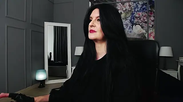 DomMelissaW online show from 4, 1, 2025