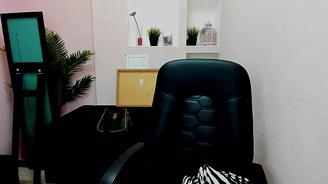 Snapshot of Persephoni chatting on 27, 1, 2025 Persephoni online show from 27, 1, 2025