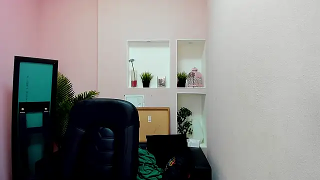 Snapshot of Persephoni chatting on 16, 2, 2025 Persephoni online show from 16, 2, 2025