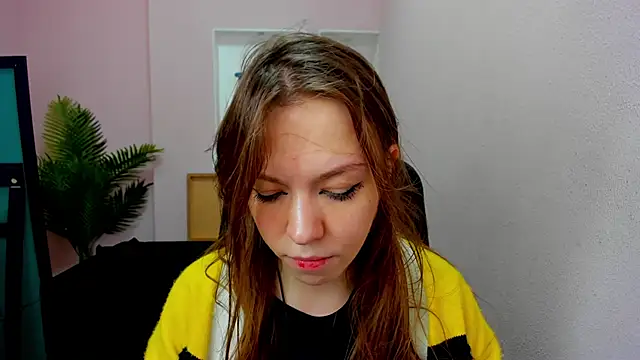 Snapshot of Persephoni chatting on 18, 9, 2025 Persephoni online show from 18, 9, 2025