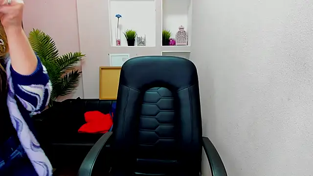 Snapshot of Persephoni chatting on 27, 9, 2025 Persephoni online show from 27, 9, 2025