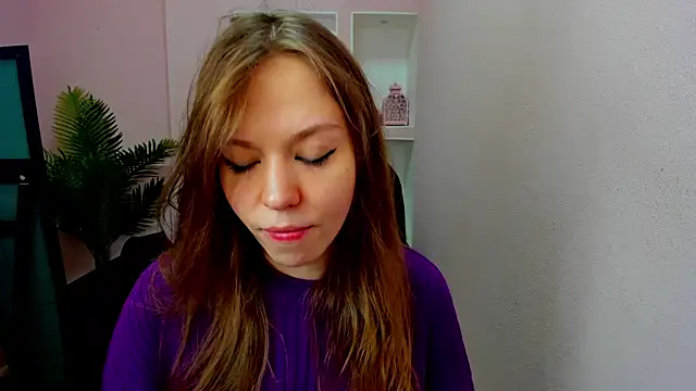 Snapshot of Persephoni chatting on 5, 10, 2025 Persephoni online show from 5, 10, 2025