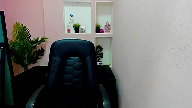 Snapshot of Persephoni chatting on 15, 10, 2025 Persephoni online show from 15, 10, 2025