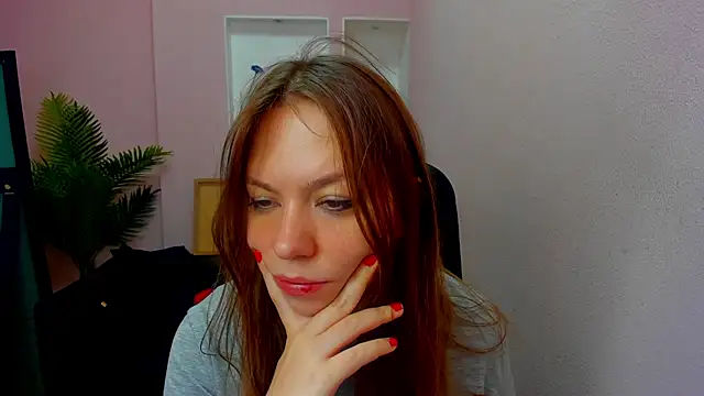 Snapshot of Persephoni chatting on 20, 10, 2025 Persephoni online show from 20, 10, 2025