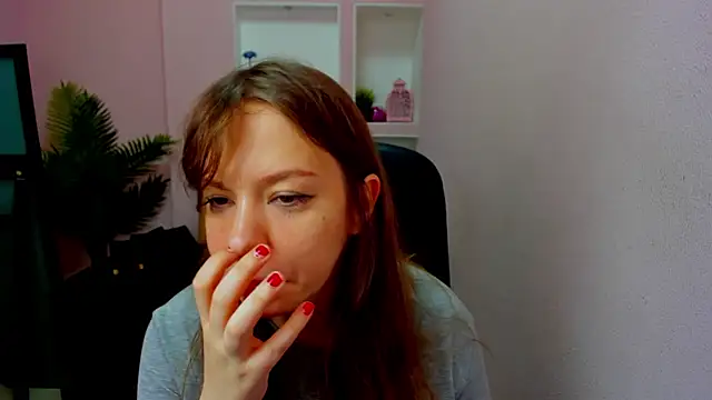 Snapshot of Persephoni chatting on 25, 10, 2025 Persephoni online show from 25, 10, 2025