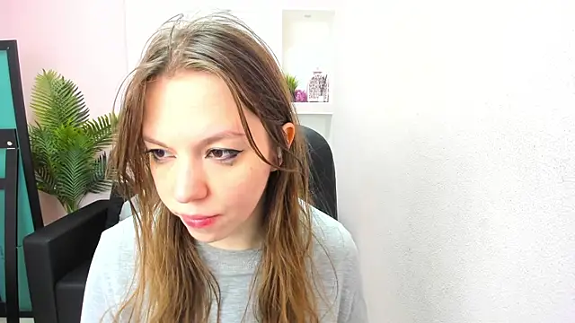 Snapshot of Persephoni chatting on 13, 12, 2025 Persephoni online show from 13, 12, 2025