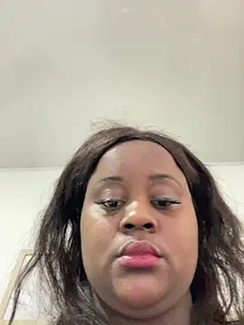 Snapshot of sharik-browns chatting on 15, 6, 2026 sharik-browns online show from 15, 6, 2026