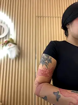 clarachanelricek online show from 16, 10, 2025