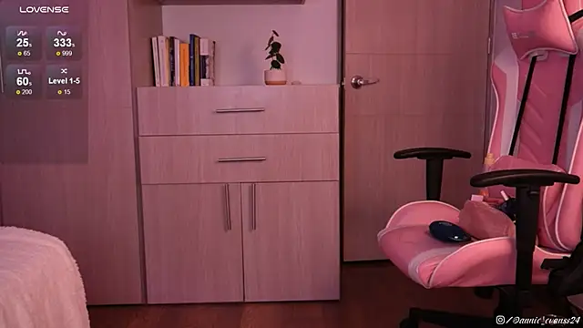 Snapshot of annie24_evans chatting on 4, 3, 2025 annie24 evans online show from 4, 3, 2025