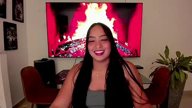 Snapshot of brunetenikole02 chatting on 17, 10, 2025 brunetenikole02 online show from 17, 10, 2025