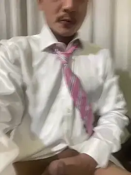 Satinshirt1992 online show from 18, 2, 2026